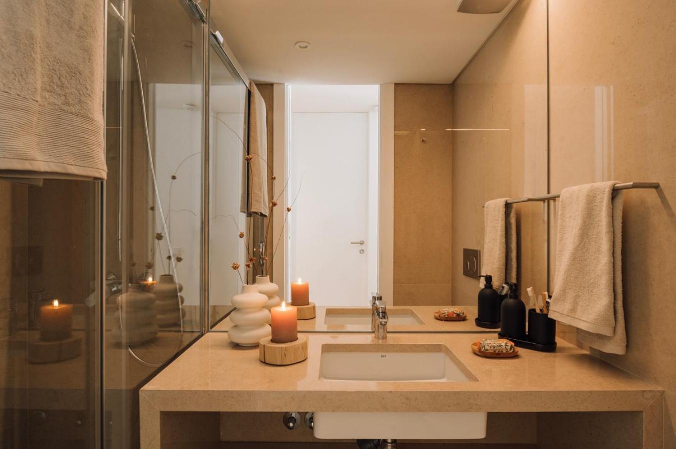 Minturno - 2 Bedrooms And Balcony In Alvalade *